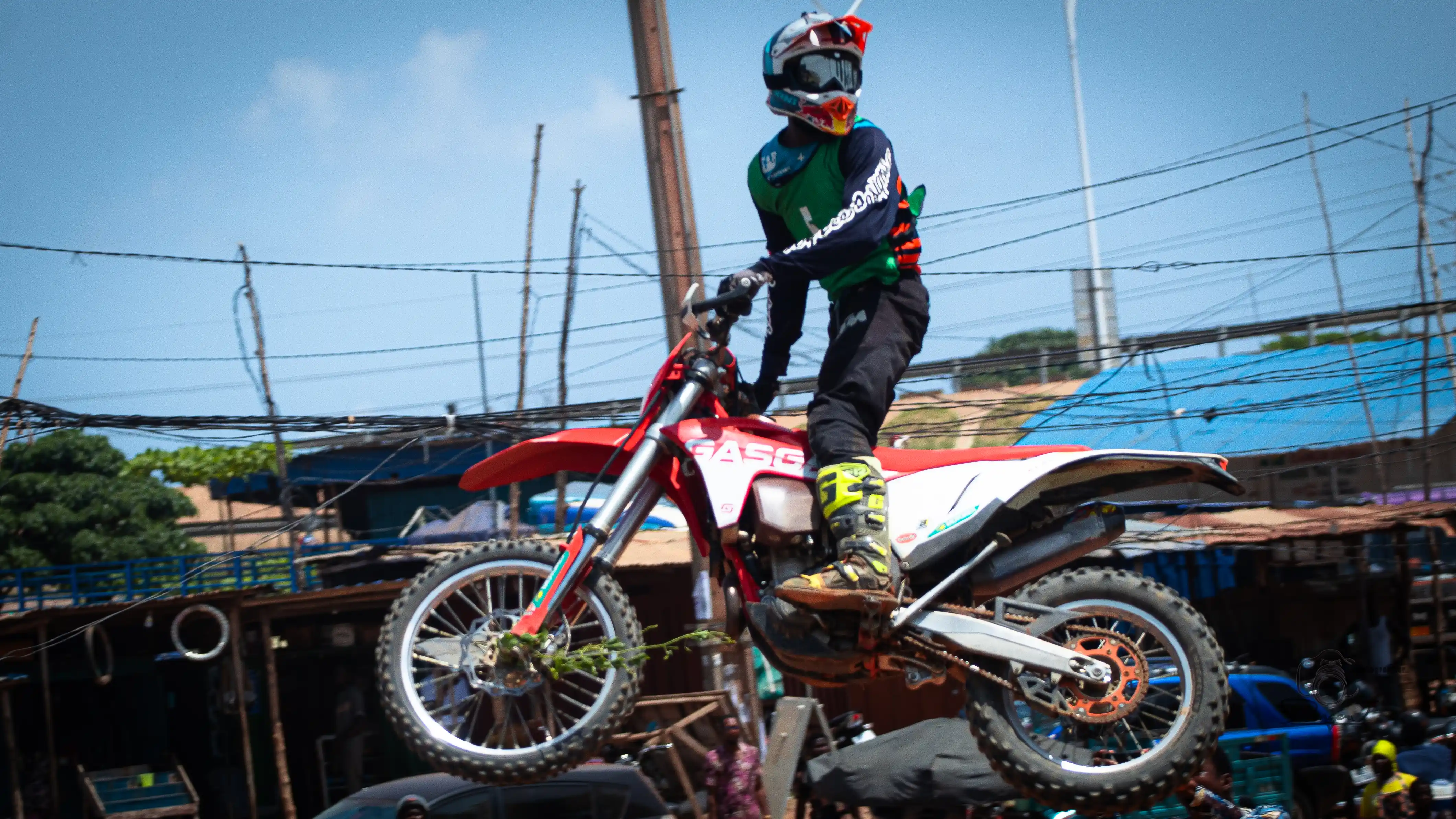 Motocross — Couverture du Championnat National 7
