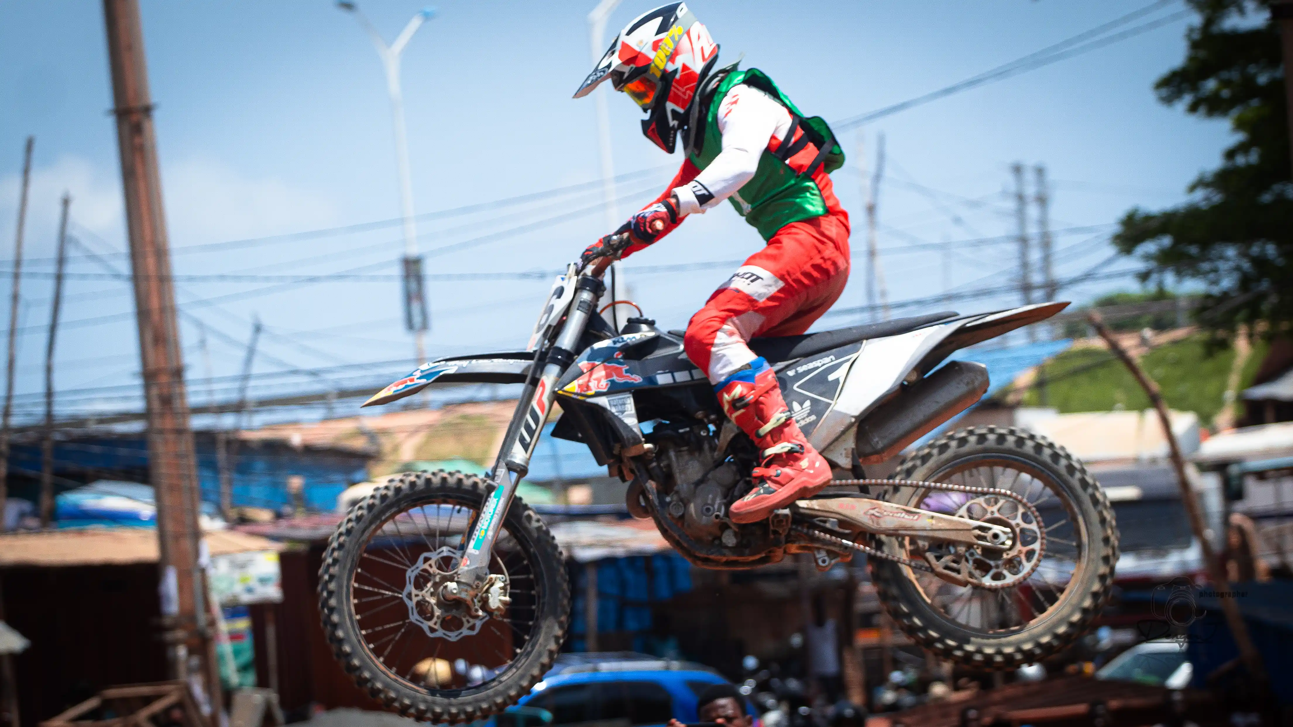 Motocross — Couverture du Championnat National 6