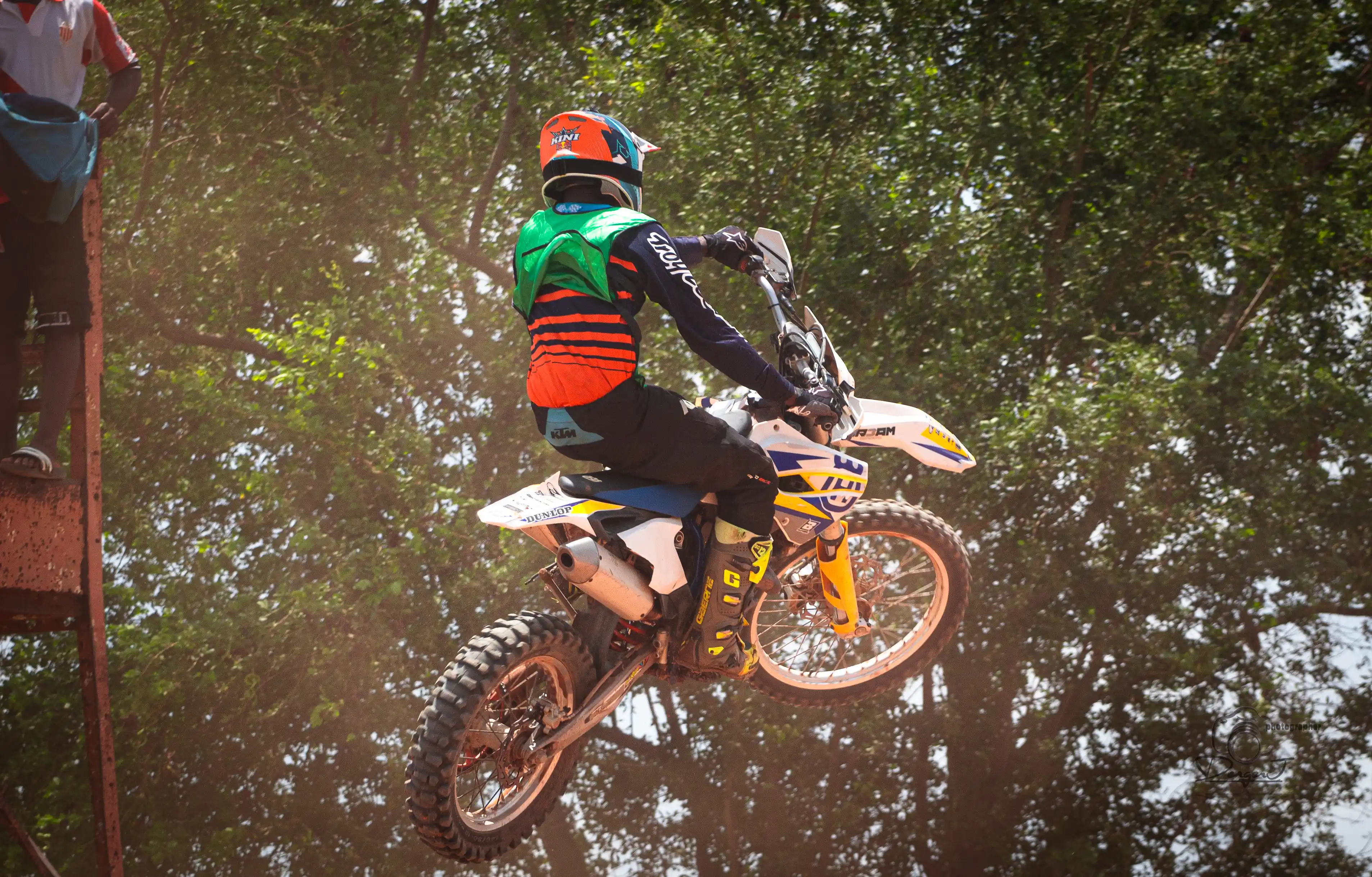 Motocross — Couverture du Championnat National 4